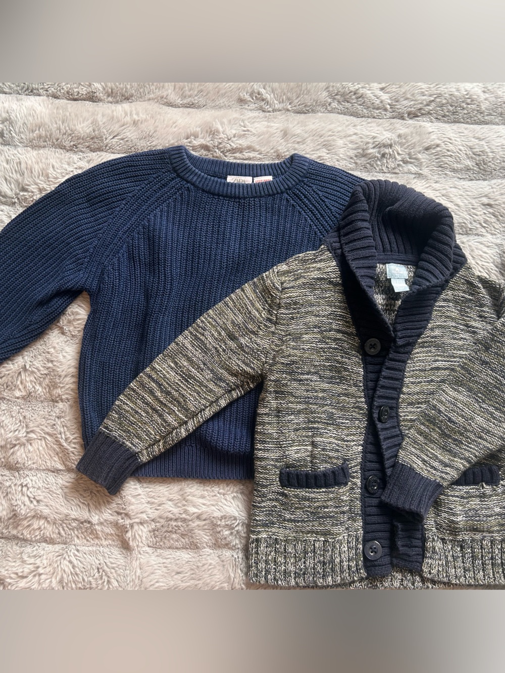 GAP Men’s Navy and Heather Gray Knit Cardigan & Sweater Set